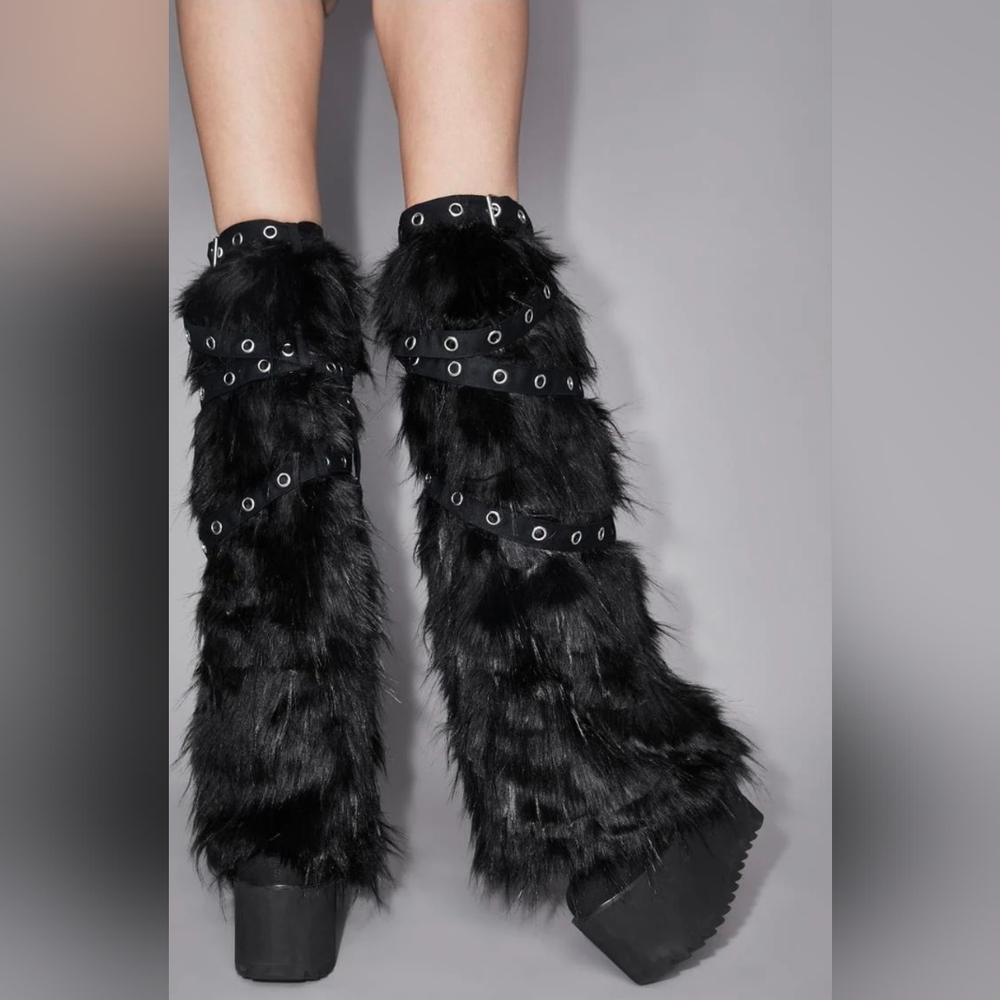 Black Faux Fur Grommet Wrap Leg Warmers - Picture 5 of 5